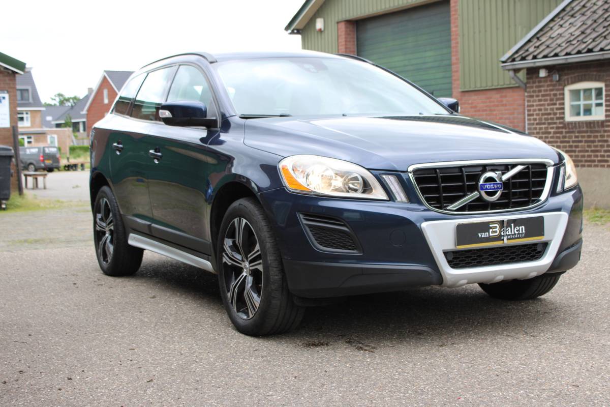 Volvo XC60 Volvo XC60 2.0 T5 Kinetic AUTOMAAT NAVI ECC CRUISE PDC 187000KM!!!