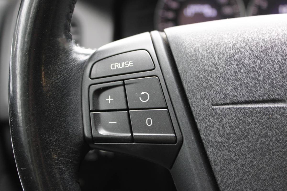 Volvo XC60 Volvo XC60 2.0 T5 Kinetic AUTOMAAT NAVI ECC CRUISE PDC 187000KM!!!