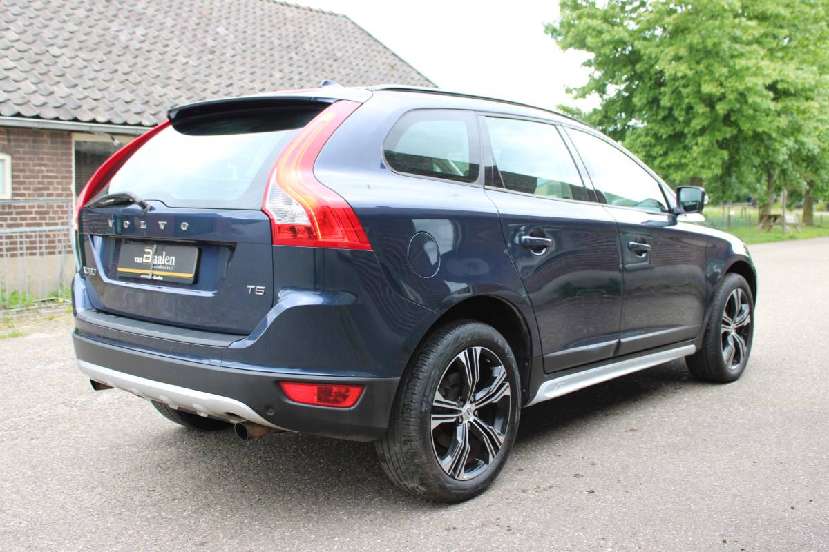 Volvo XC60 Volvo XC60 2.0 T5 Kinetic AUTOMAAT NAVI ECC CRUISE PDC 187000KM!!!