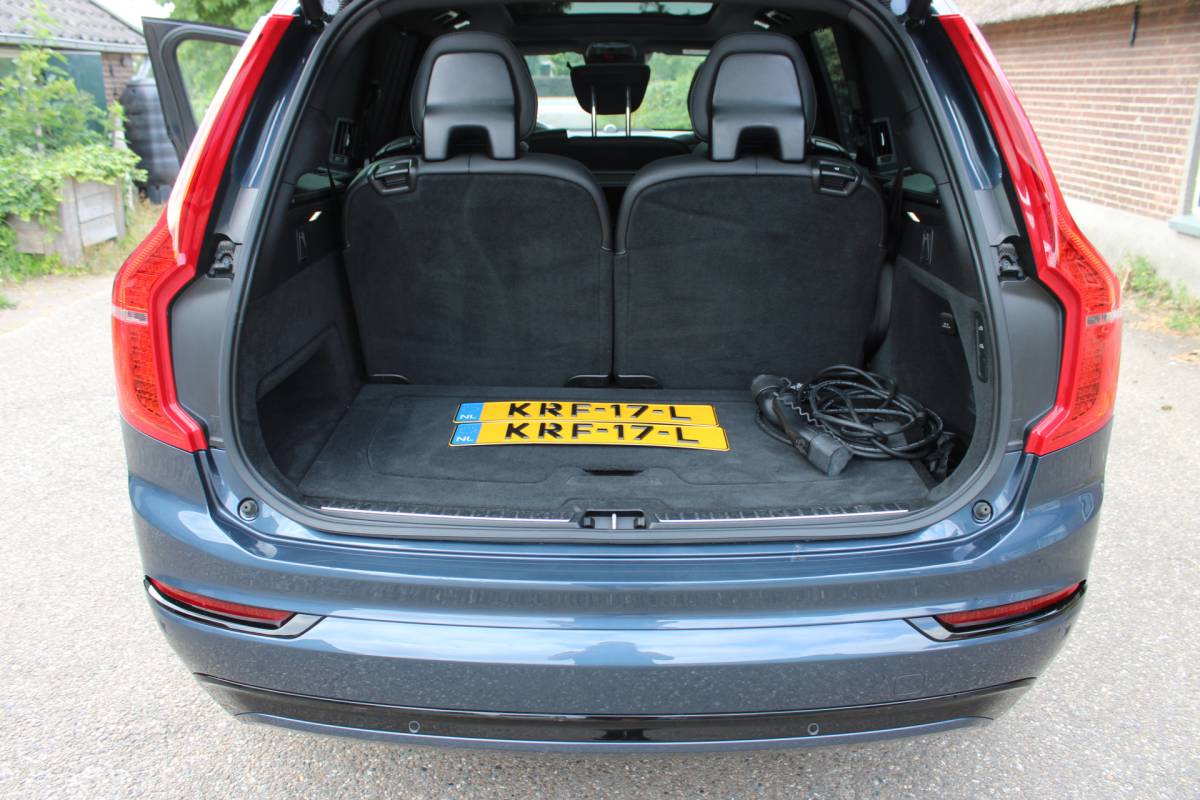 Volvo XC90 Volvo XC90 2.0 T8 Recharge AWD R-DESIGN SOh 100% 7-PERS LEER NAVI B&W 134000KM!!!