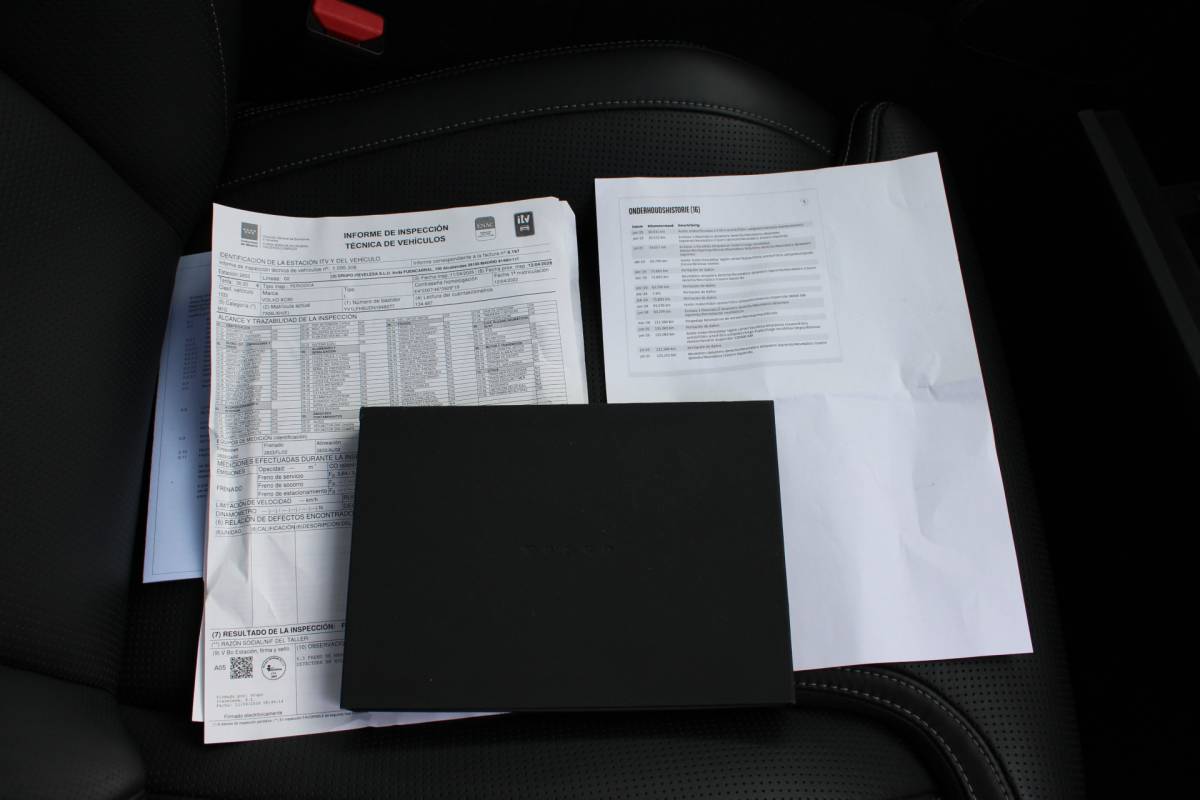 Volvo XC90 Volvo XC90 2.0 T8 Recharge AWD R-DESIGN SOh 100% 7-PERS LEER NAVI B&W 134000KM!!!