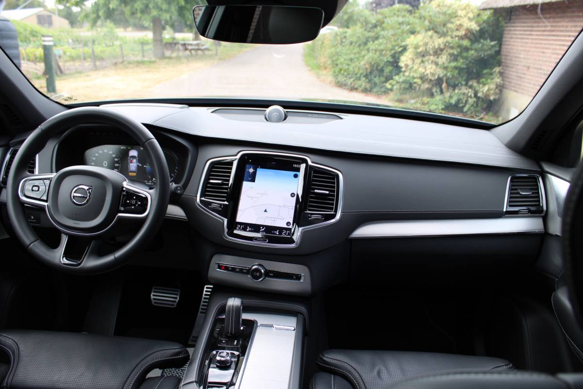 Volvo XC90 Volvo XC90 2.0 T8 Recharge AWD R-DESIGN SOh 100% 7-PERS LEER NAVI B&W 134000KM!!!