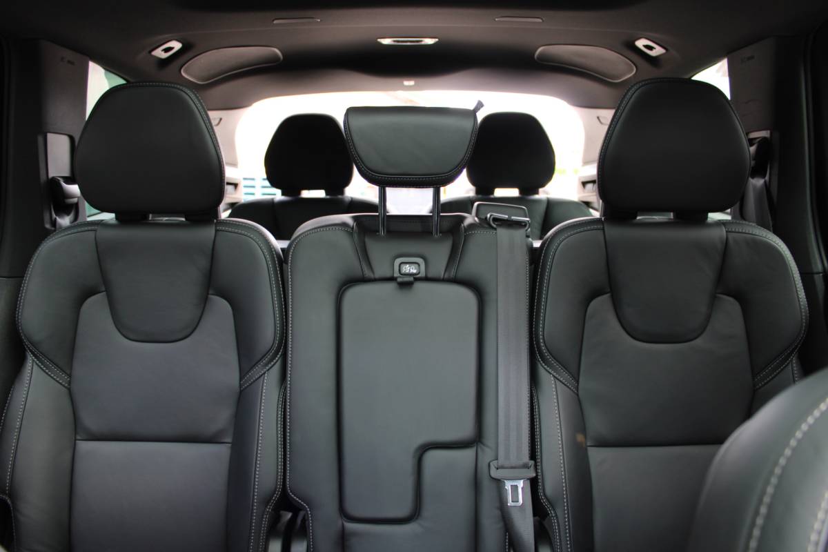 Volvo XC90 Volvo XC90 2.0 T8 Recharge AWD R-DESIGN SOh 100% 7-PERS LEER NAVI B&W 134000KM!!!