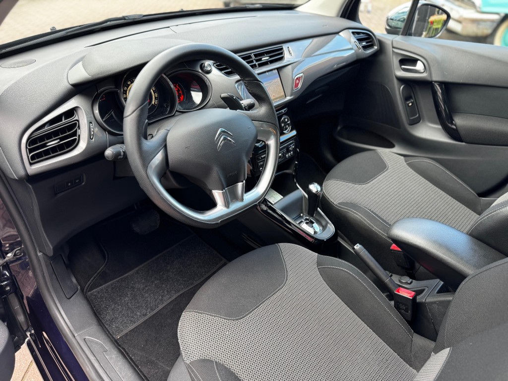 Citroën C3 Citroen C3 PURETECH 82 COLLECTION AUTOMAAT / NAVI / CRUISECONTROL / AIRCO / PDC / LED / RIJKLAAR!
