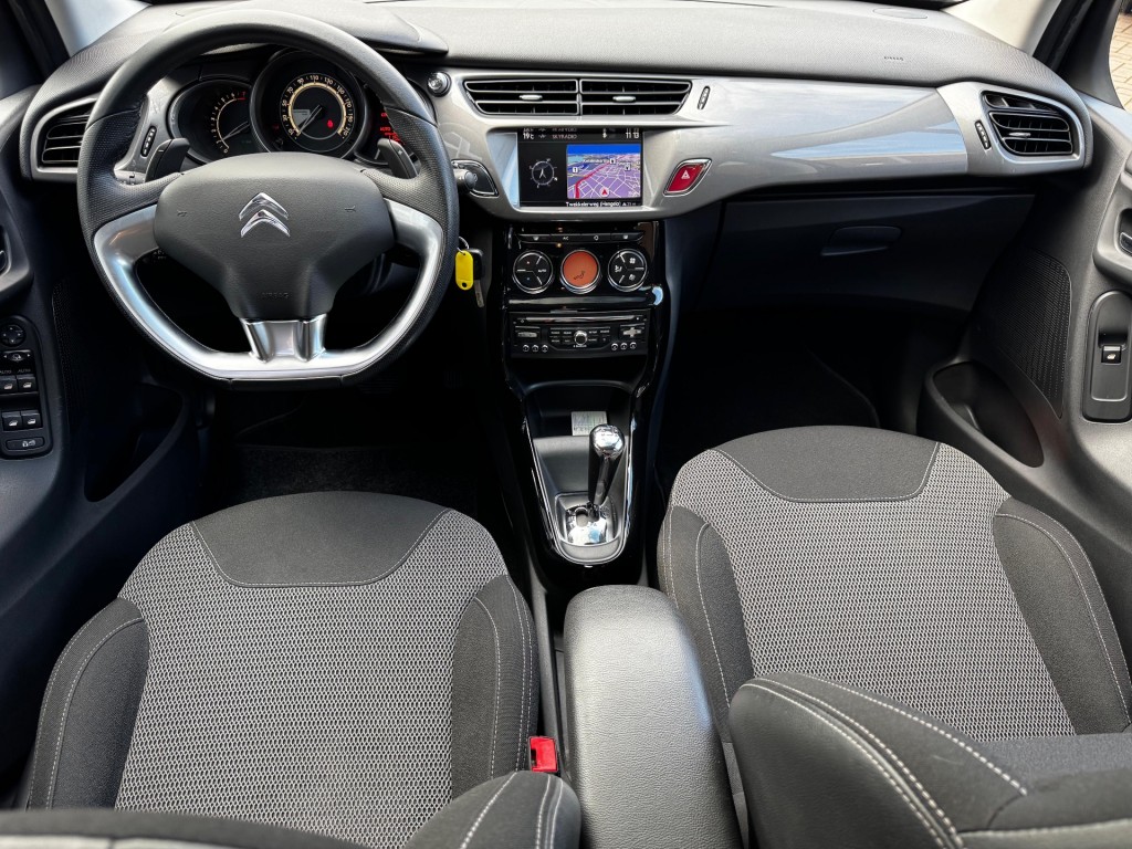 Citroën C3 Citroen C3 PURETECH 82 COLLECTION AUTOMAAT / NAVI / CRUISECONTROL / AIRCO / PDC / LED / RIJKLAAR!