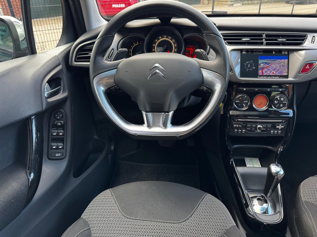 Citroën C3 Citroen C3 PURETECH 82 COLLECTION AUTOMAAT / NAVI / CRUISECONTROL / AIRCO / PDC / LED / RIJKLAAR!