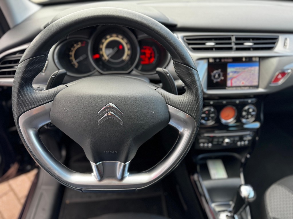 Citroën C3 Citroen C3 PURETECH 82 COLLECTION AUTOMAAT / NAVI / CRUISECONTROL / AIRCO / PDC / LED / RIJKLAAR!