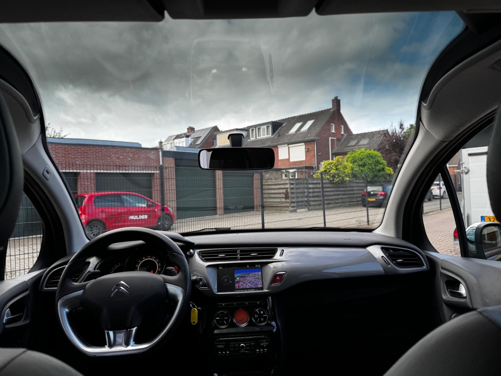 Citroën C3 Citroen C3 PURETECH 82 COLLECTION AUTOMAAT / NAVI / CRUISECONTROL / AIRCO / PDC / LED / RIJKLAAR!