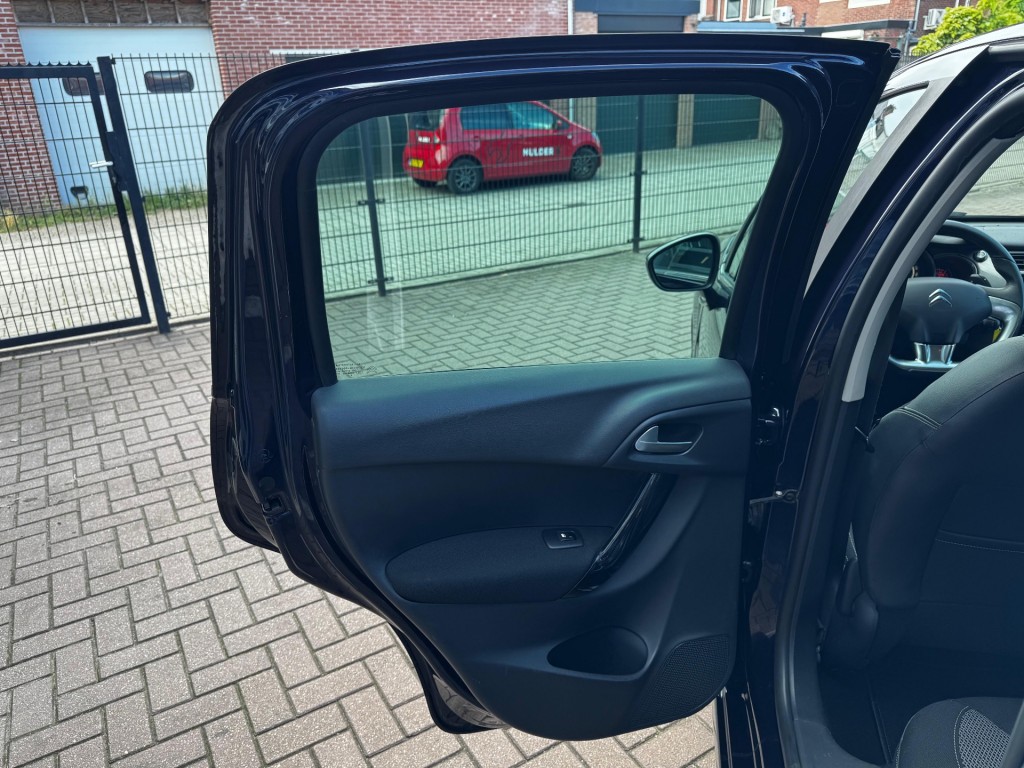 Citroën C3 Citroen C3 PURETECH 82 COLLECTION AUTOMAAT / NAVI / CRUISECONTROL / AIRCO / PDC / LED / RIJKLAAR!