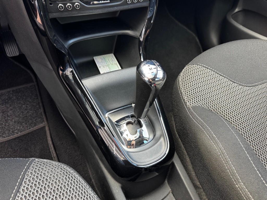 Citroën C3 Citroen C3 PURETECH 82 COLLECTION AUTOMAAT / NAVI / CRUISECONTROL / AIRCO / PDC / LED / RIJKLAAR!
