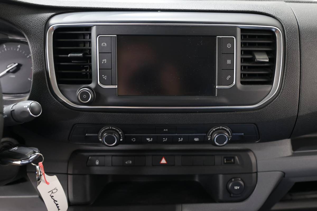 Opel Vivaro Opel Vivaro 2.0 CDTI L3H1 LANG IMPERIAAL TREKHAAK 3PERS