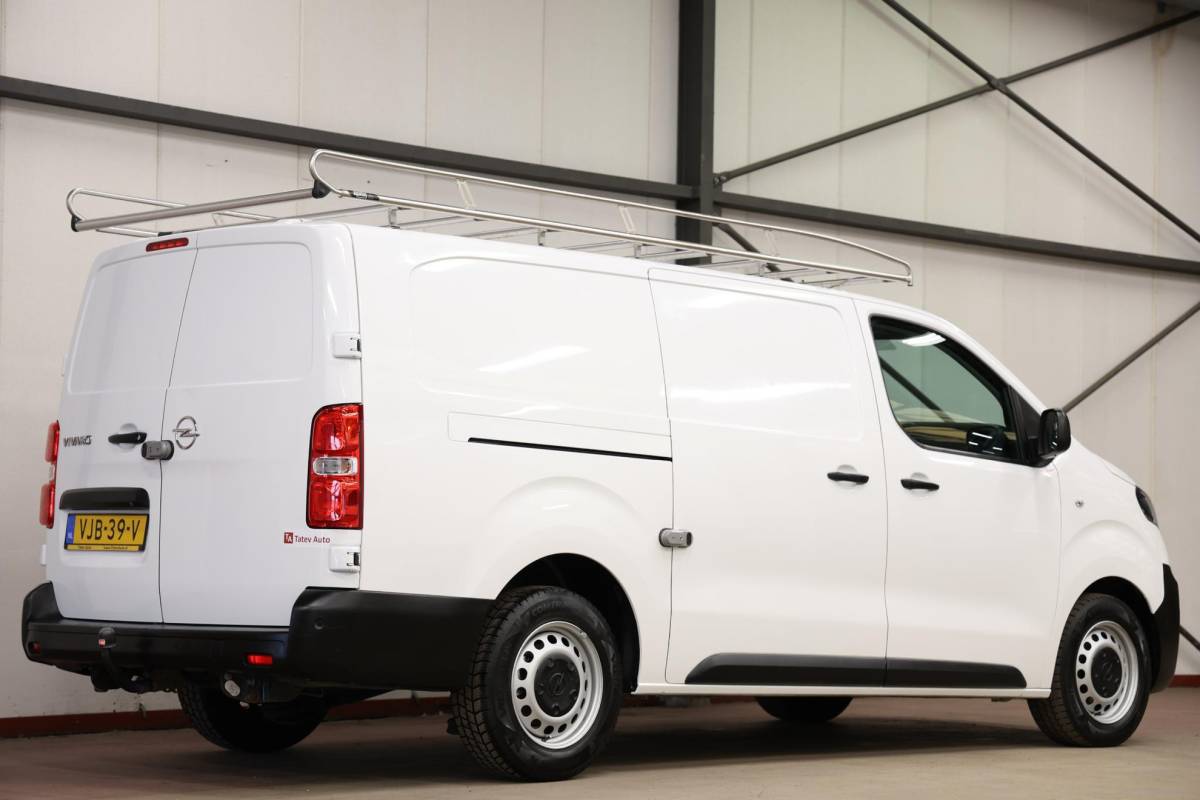 Opel Vivaro Opel Vivaro 2.0 CDTI L3H1 LANG IMPERIAAL TREKHAAK 3PERS