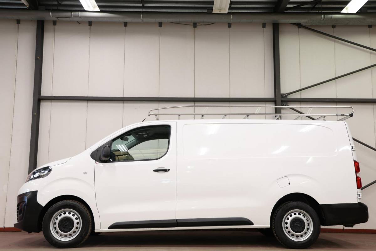 Opel Vivaro Opel Vivaro 2.0 CDTI L3H1 LANG IMPERIAAL TREKHAAK 3PERS