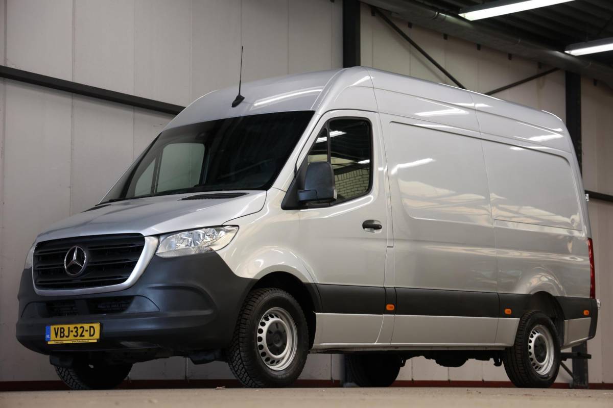 Mercedes-Benz Sprinter Mercedes-Benz Sprinter 316 2.2 CDI L2H2 AUTOMAAT TREKHAAK 3500KG TREKVERM