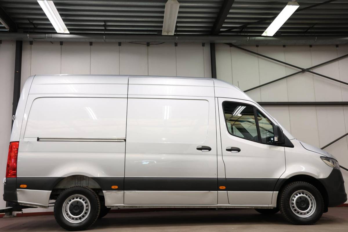 Mercedes-Benz Sprinter Mercedes-Benz Sprinter 316 2.2 CDI L2H2 AUTOMAAT TREKHAAK 3500KG TREKVERM