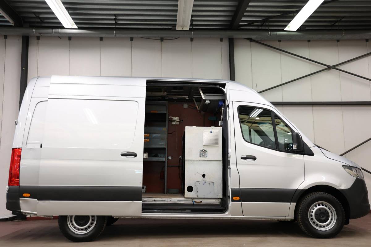 Mercedes-Benz Sprinter Mercedes-Benz Sprinter 316 2.2 CDI L2H2 AUTOMAAT TREKHAAK 3500KG TREKVERM