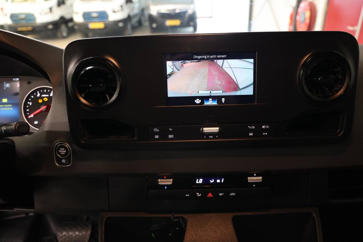 Mercedes-Benz Sprinter Mercedes-Benz Sprinter 316 2.2 CDI L2H2 AUTOMAAT TREKHAAK 3500KG TREKVERM