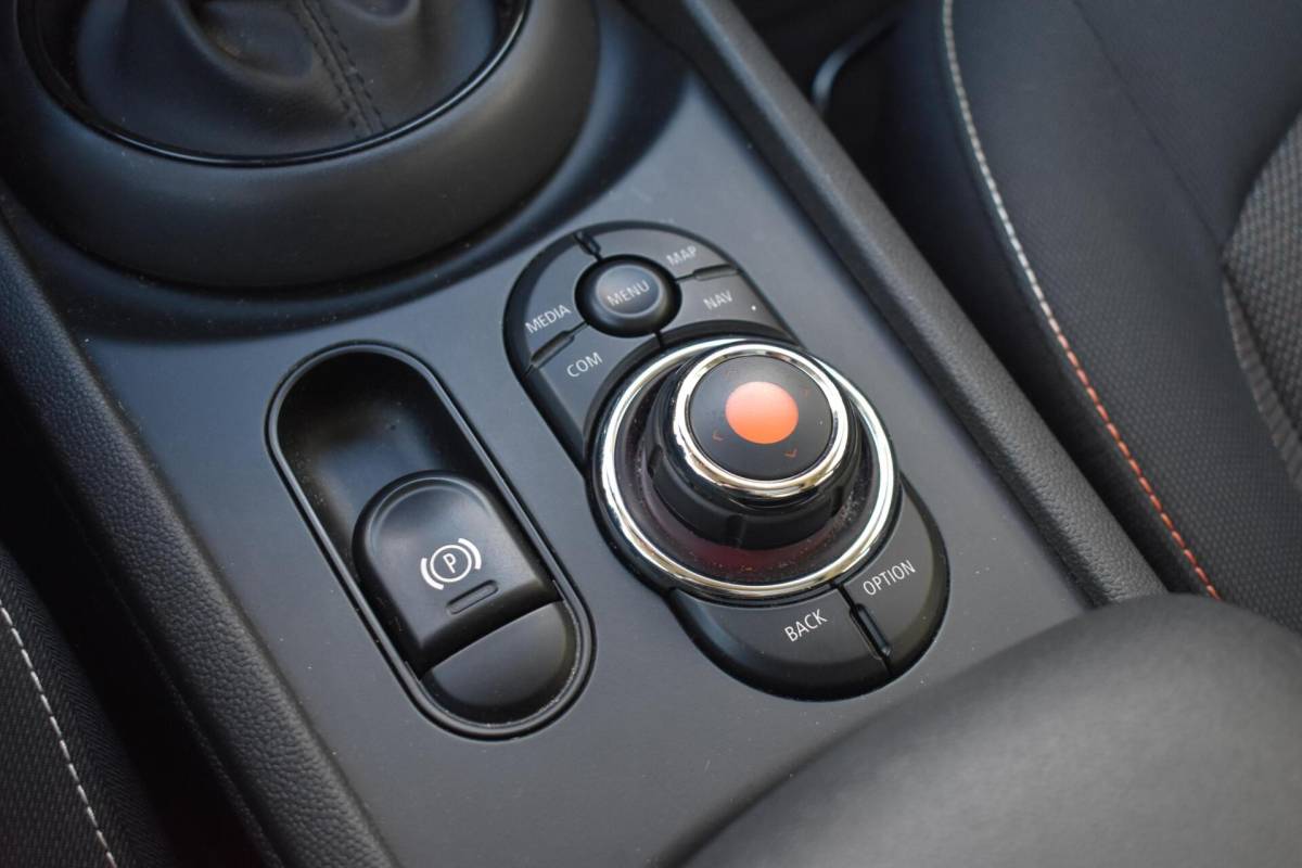 MINI Clubman Mini Clubman 1.5 Cooper Business Ed. | Panoramdak | Carplay | LED |