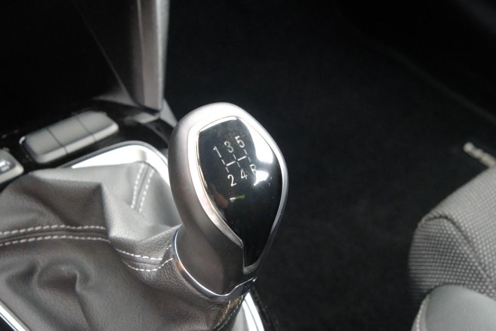 Opel Corsa Opel Corsa 1.2 75pk GS | Navi | App Connect | Climate | Cruise | Panoramadak | Dodehoek | Winter Pakket