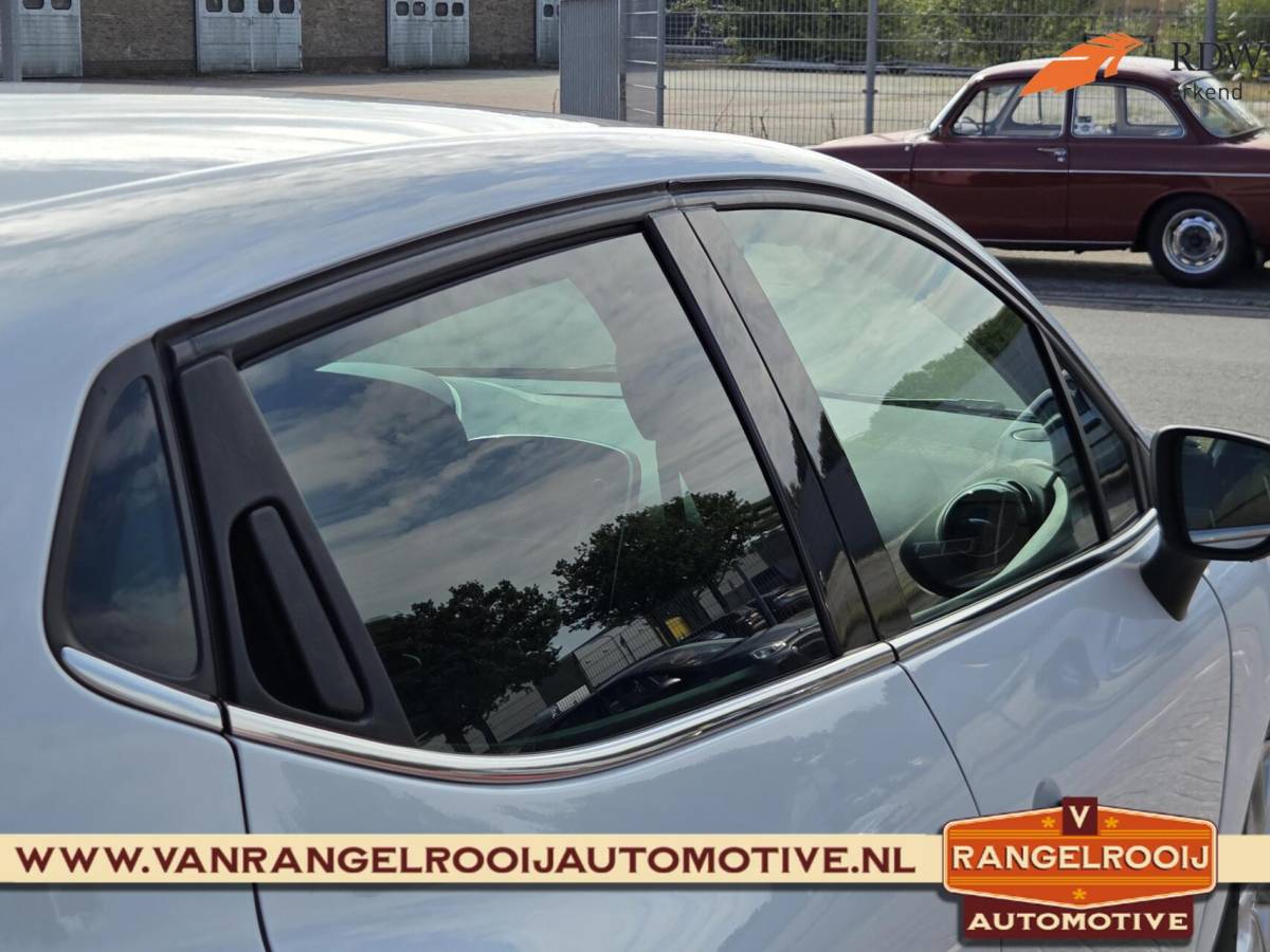 Renault Clio Renault Clio 0.9 TCe Limited, airco, camera, cruise, keyless, DAB