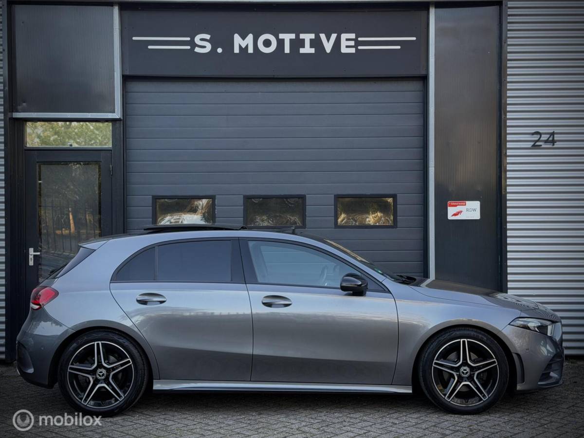 Mercedes-Benz A-Klasse Mercedes A-klasse 180 Business Solution AMG Night Pano NL Auto