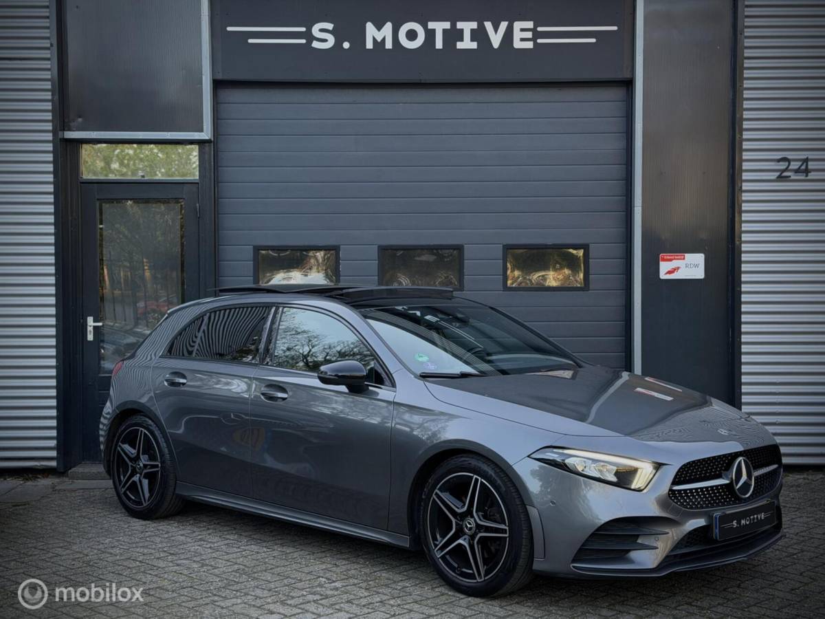Mercedes-Benz A-Klasse Mercedes A-klasse 180 Business Solution AMG Night Pano NL Auto