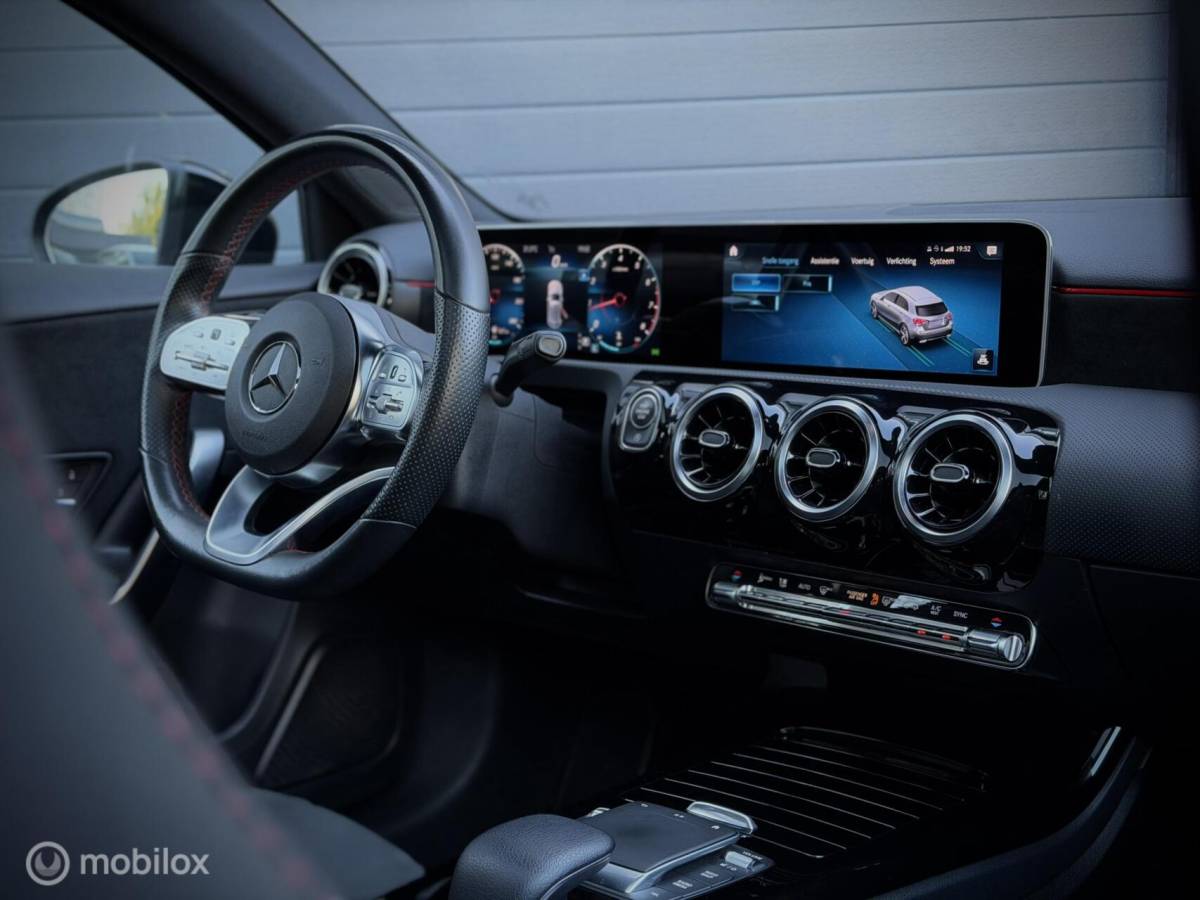 Mercedes-Benz A-Klasse Mercedes A-klasse 180 Business Solution AMG Night Pano NL Auto