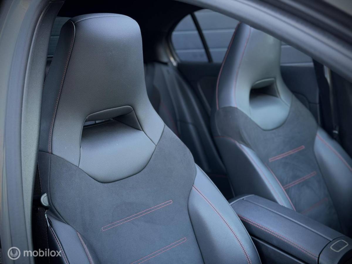 Mercedes-Benz A-Klasse Mercedes A-klasse 180 Business Solution AMG Night Pano NL Auto