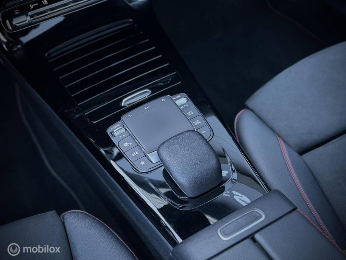 Mercedes-Benz A-Klasse Mercedes A-klasse 180 Business Solution AMG Night Pano NL Auto