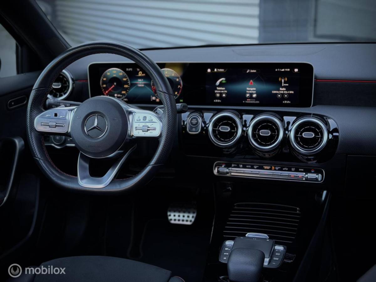 Mercedes-Benz A-Klasse Mercedes A-klasse 180 Business Solution AMG Night Pano NL Auto