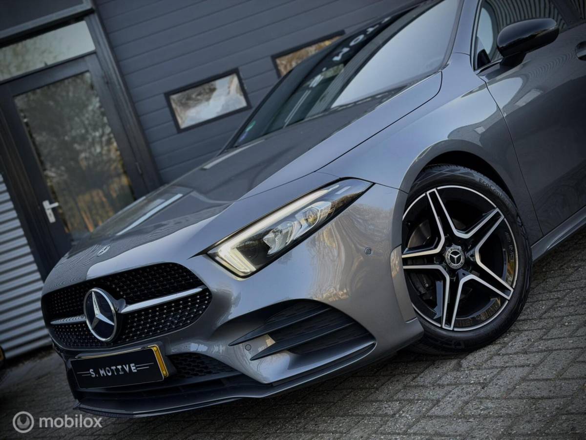 Mercedes-Benz A-Klasse Mercedes A-klasse 180 Business Solution AMG Night Pano NL Auto