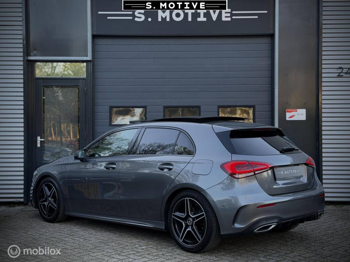 Mercedes-Benz A-Klasse Mercedes A-klasse 180 Business Solution AMG Night Pano NL Auto