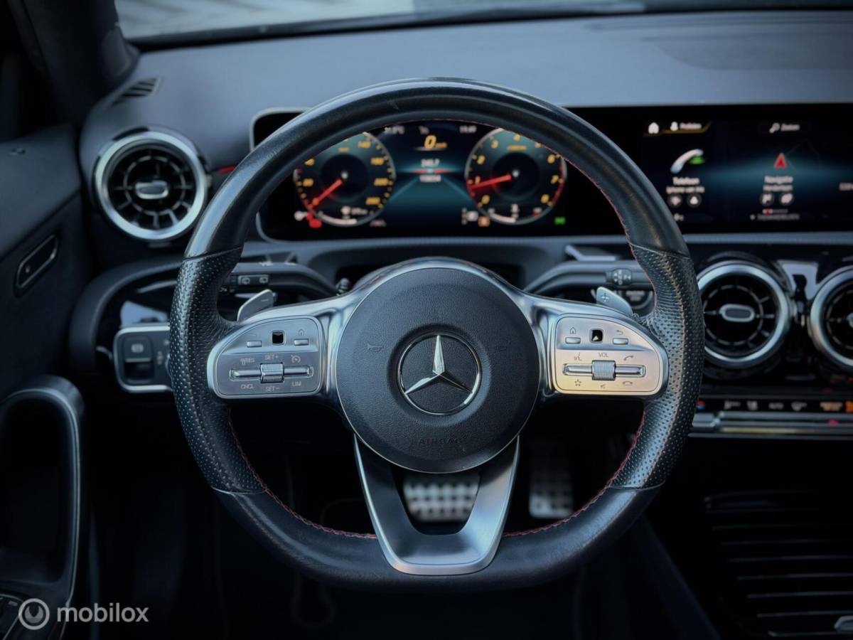 Mercedes-Benz A-Klasse Mercedes A-klasse 180 Business Solution AMG Night Pano NL Auto