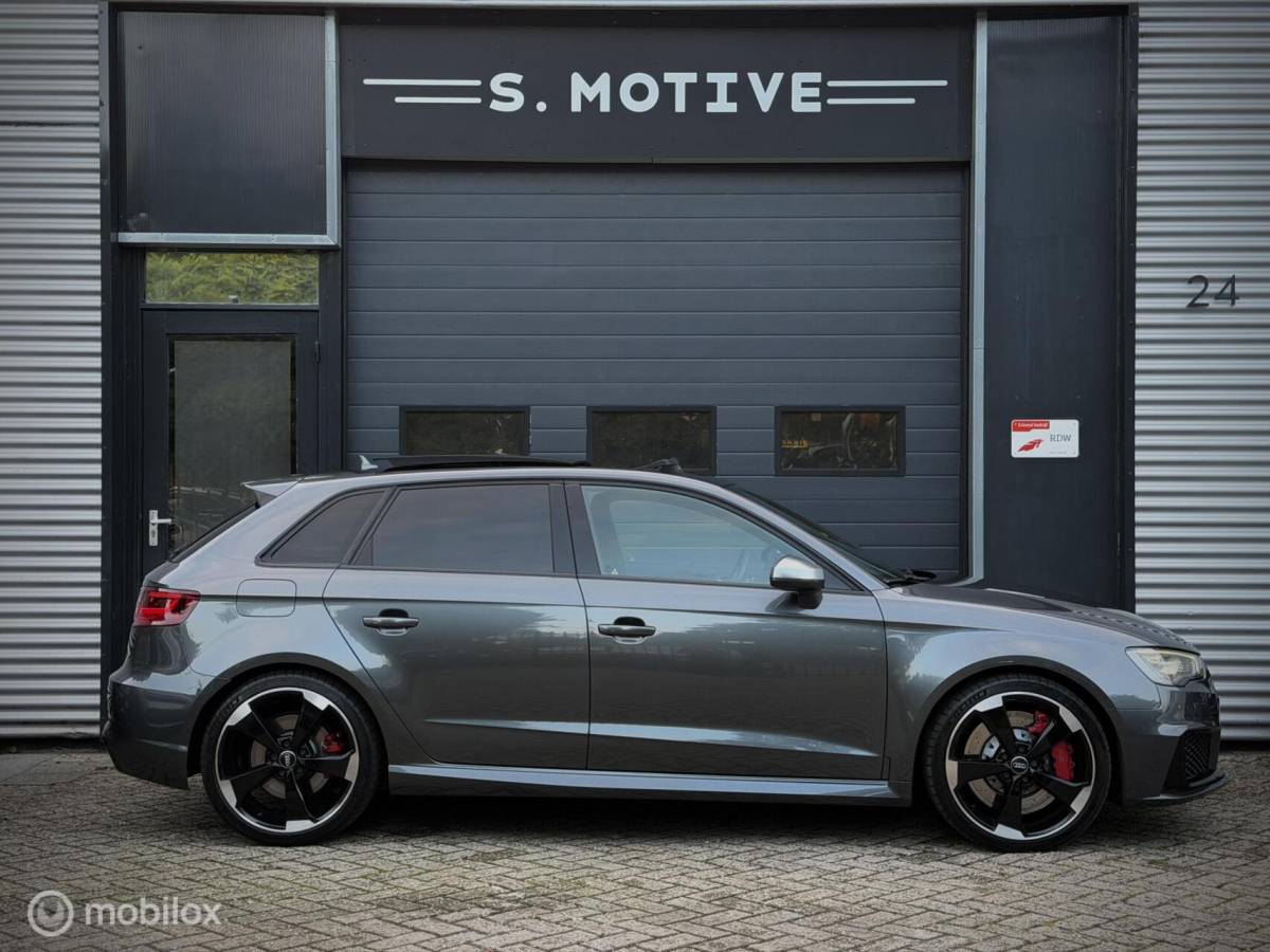 Audi RS3 Audi RS3 2.5 TFSI RS3 Quattro, Pano. B&O, RS-Seats, Carbon, 430PK,