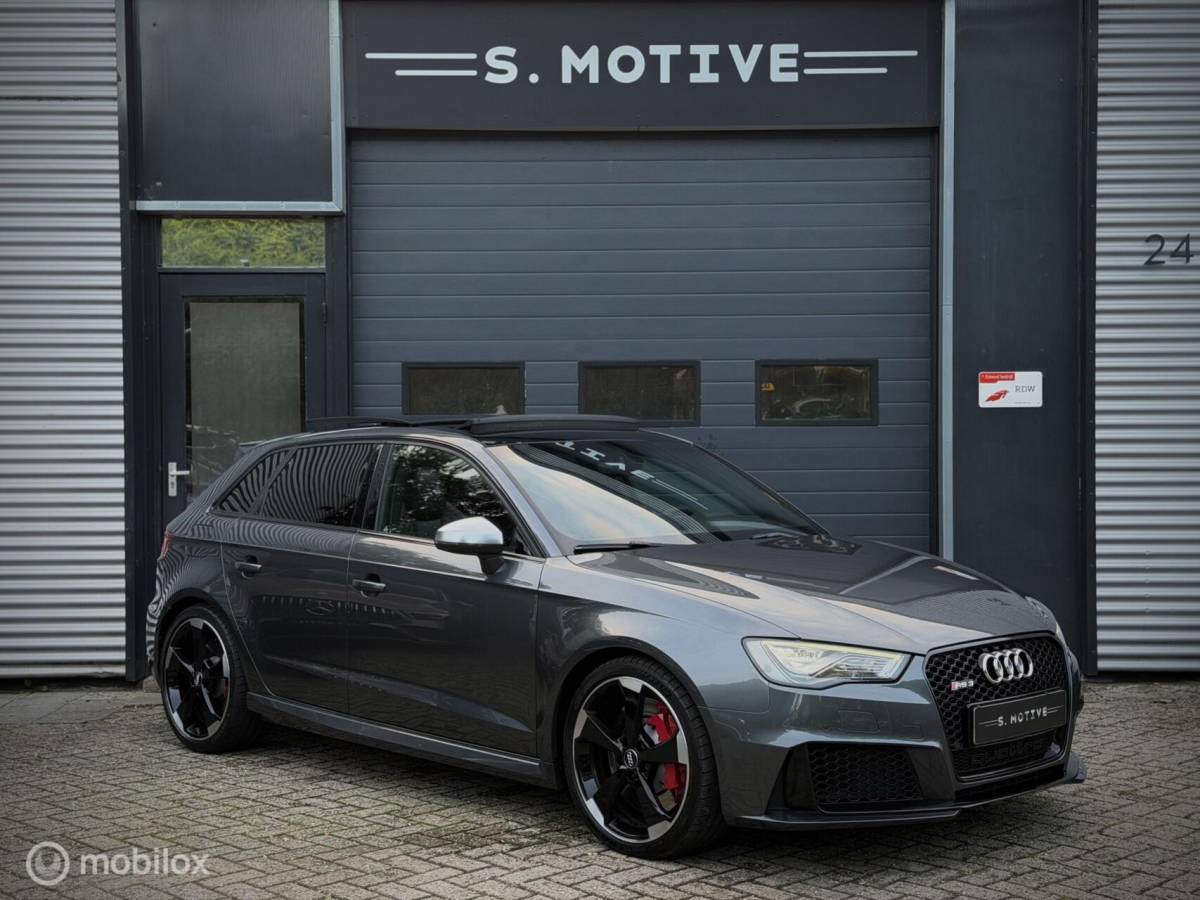 Audi RS3 Audi RS3 2.5 TFSI RS3 Quattro, Pano. B&O, RS-Seats, Carbon, 430PK,