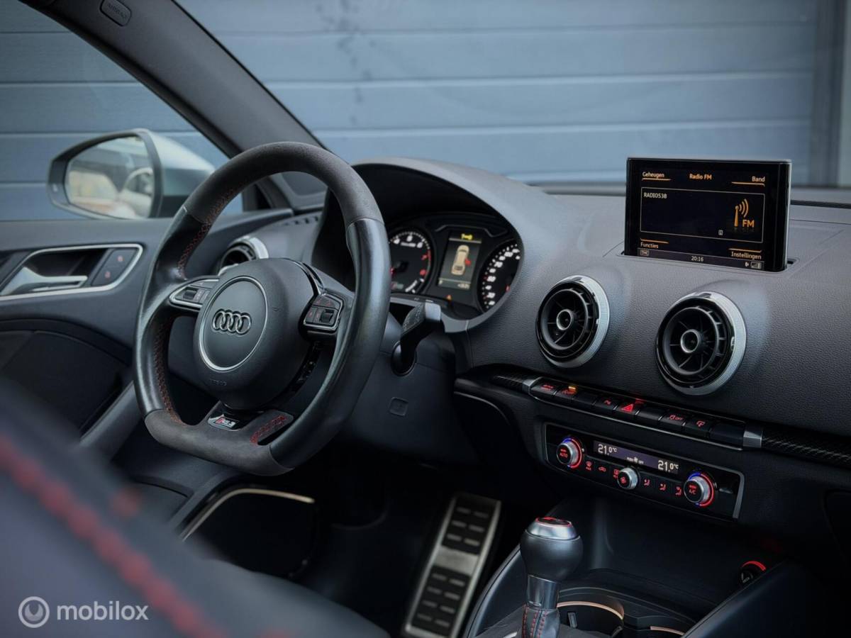 Audi RS3 Audi RS3 2.5 TFSI RS3 Quattro, Pano. B&O, RS-Seats, Carbon, 430PK,