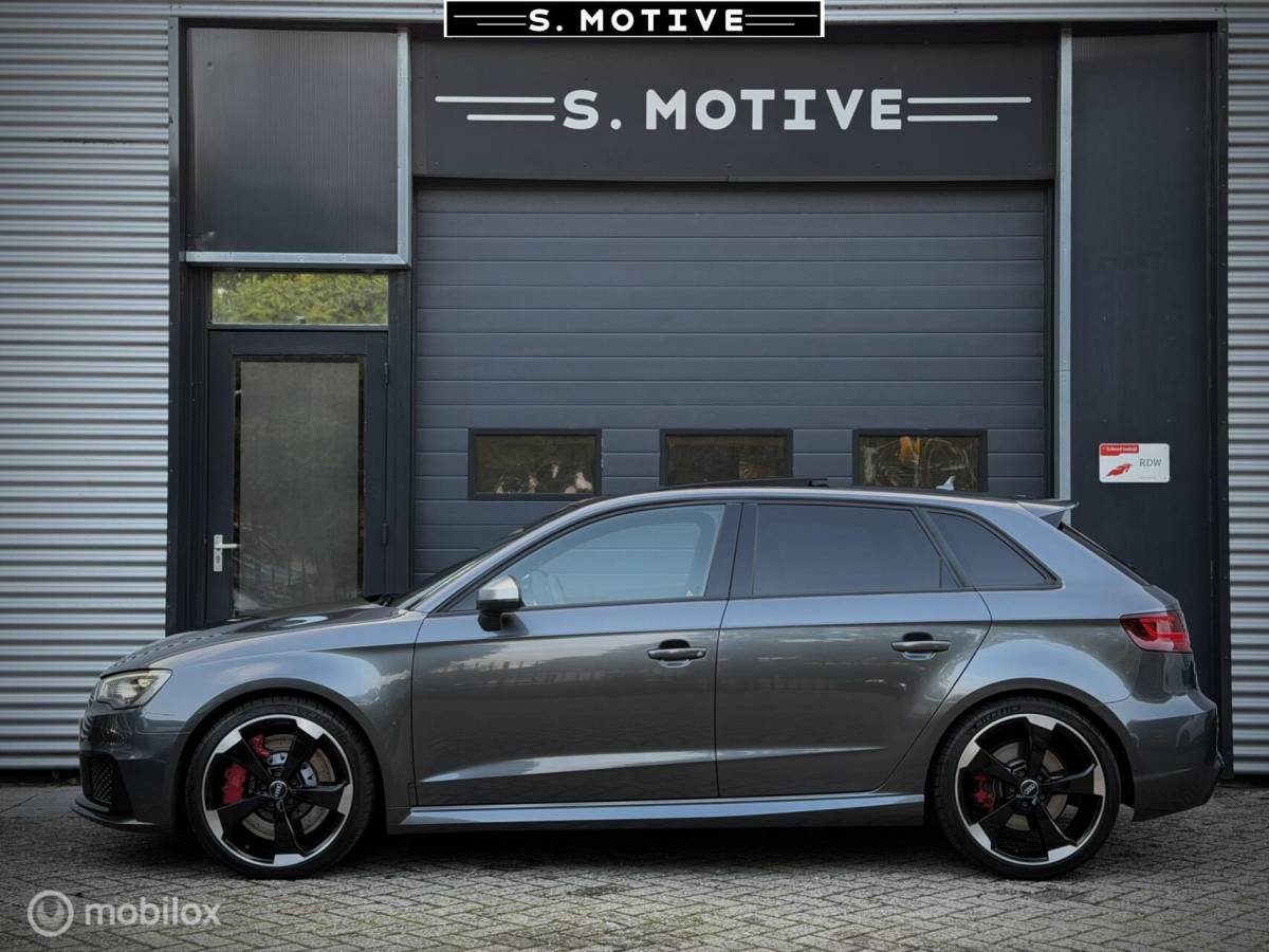 Audi RS3 Audi RS3 2.5 TFSI RS3 Quattro, Pano. B&O, RS-Seats, Carbon, 430PK,