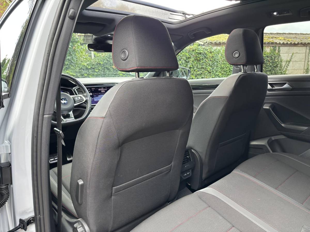 Volkswagen T-Roc Volkswagen T-Roc 1.5 TSI DSG Sport|BlackStyle|Pano|White-Silver Met