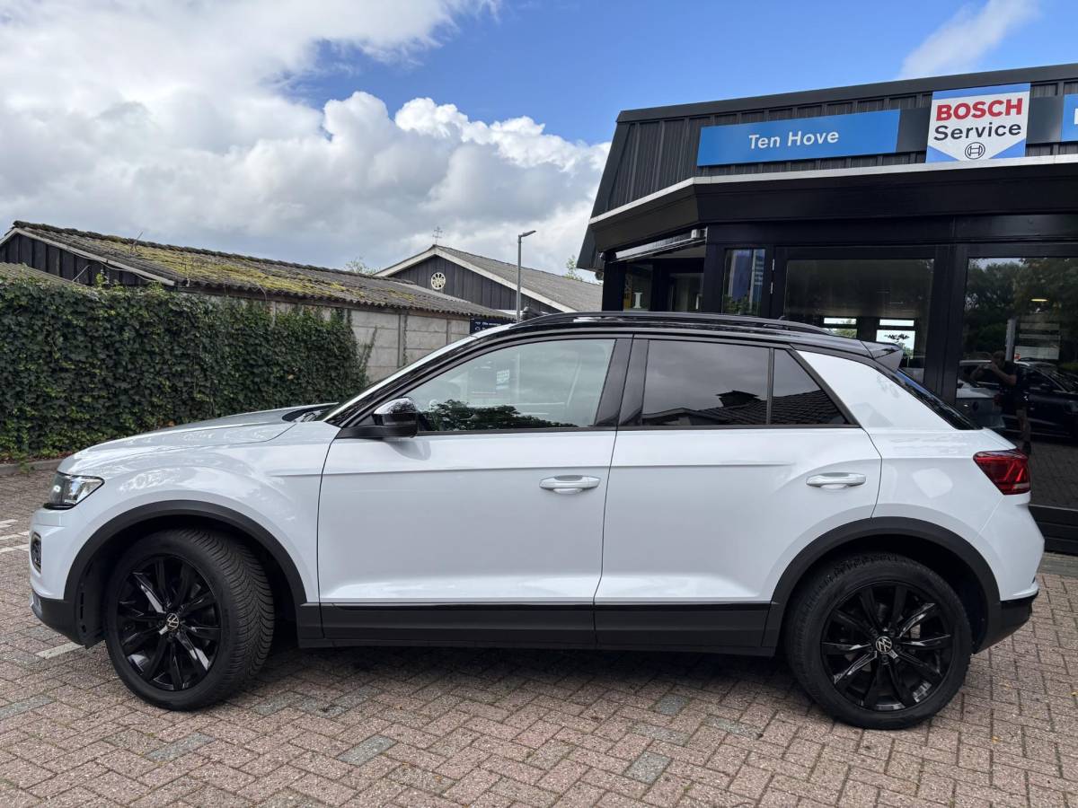 Volkswagen T-Roc Volkswagen T-Roc 1.5 TSI DSG Sport|BlackStyle|Pano|White-Silver Met