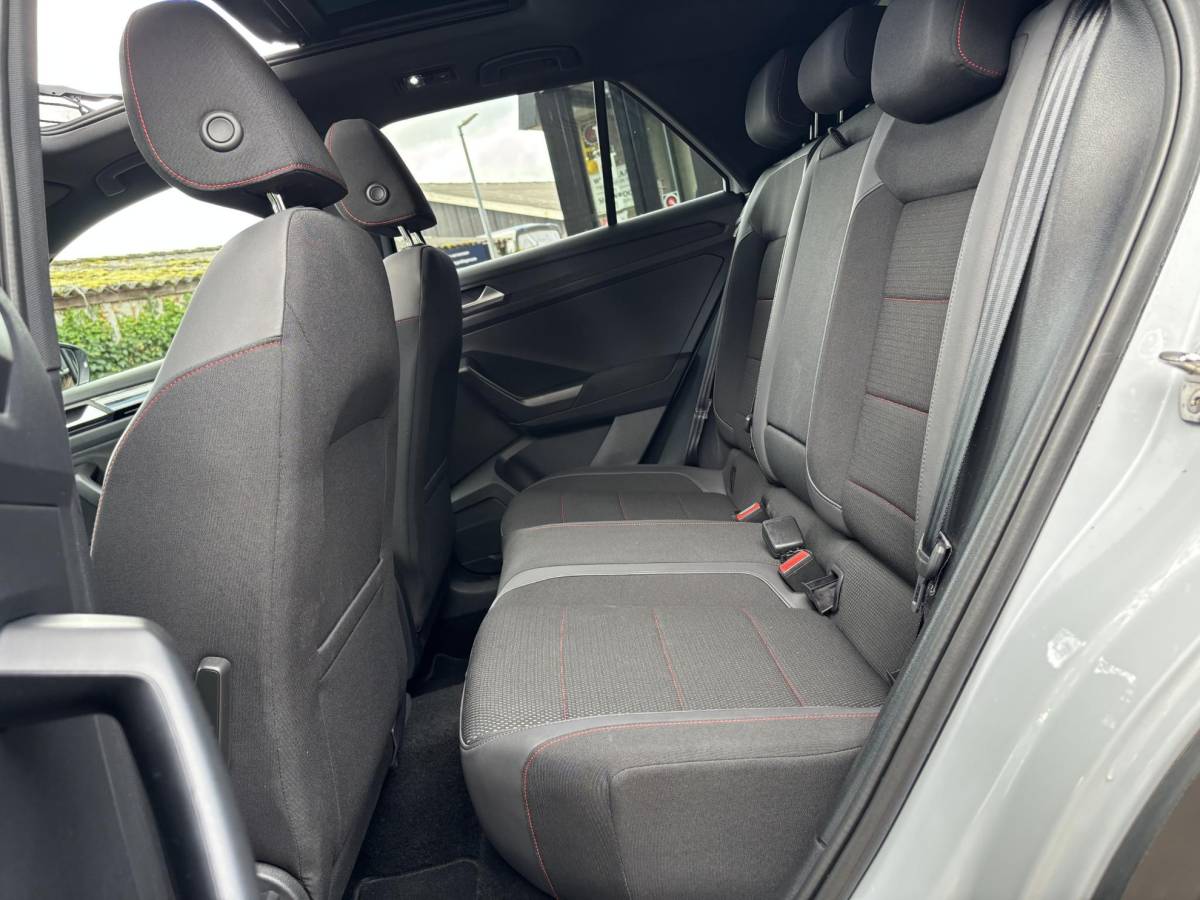 Volkswagen T-Roc Volkswagen T-Roc 1.5 TSI DSG Sport|BlackStyle|Pano|White-Silver Met