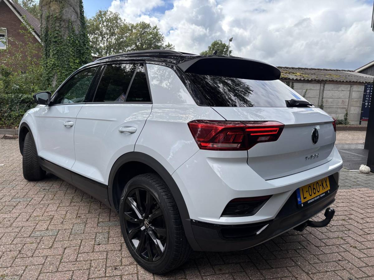 Volkswagen T-Roc Volkswagen T-Roc 1.5 TSI DSG Sport|BlackStyle|Pano|White-Silver Met