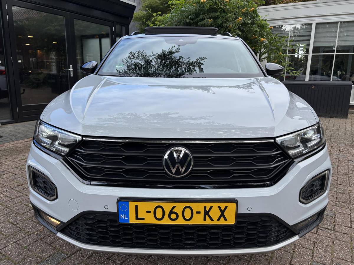 Volkswagen T-Roc Volkswagen T-Roc 1.5 TSI DSG Sport|BlackStyle|Pano|White-Silver Met