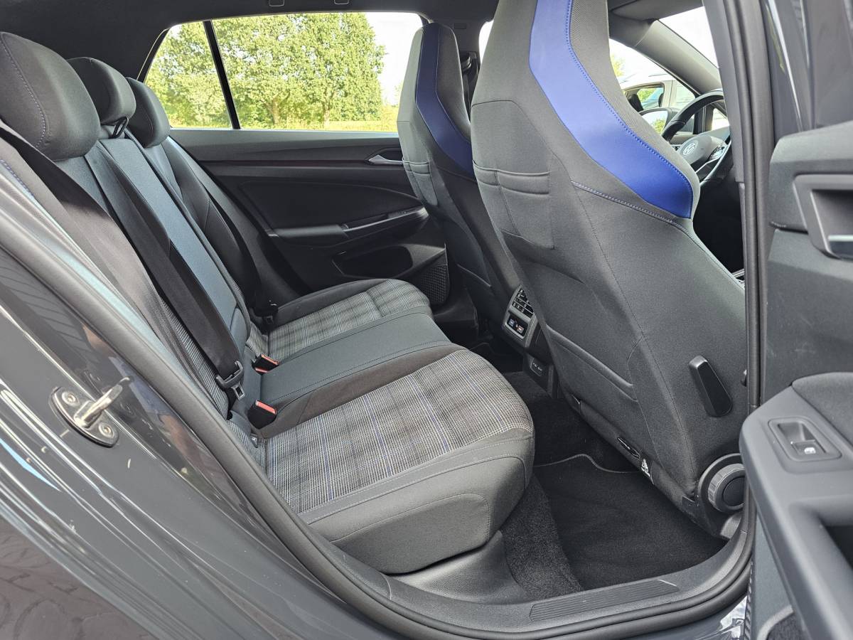 Volkswagen Golf Volkswagen Golf 1.4 eHybrid GTE | LED | ACC | Sporstoelen | Virtual | Navi | App-connect | All-seasons |