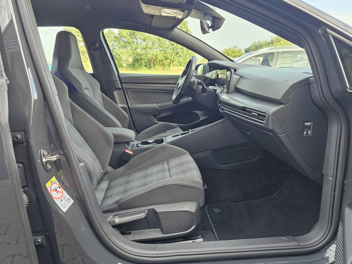 Volkswagen Golf Volkswagen Golf 1.4 eHybrid GTE | LED | ACC | Sporstoelen | Virtual | Navi | App-connect | All-seasons |