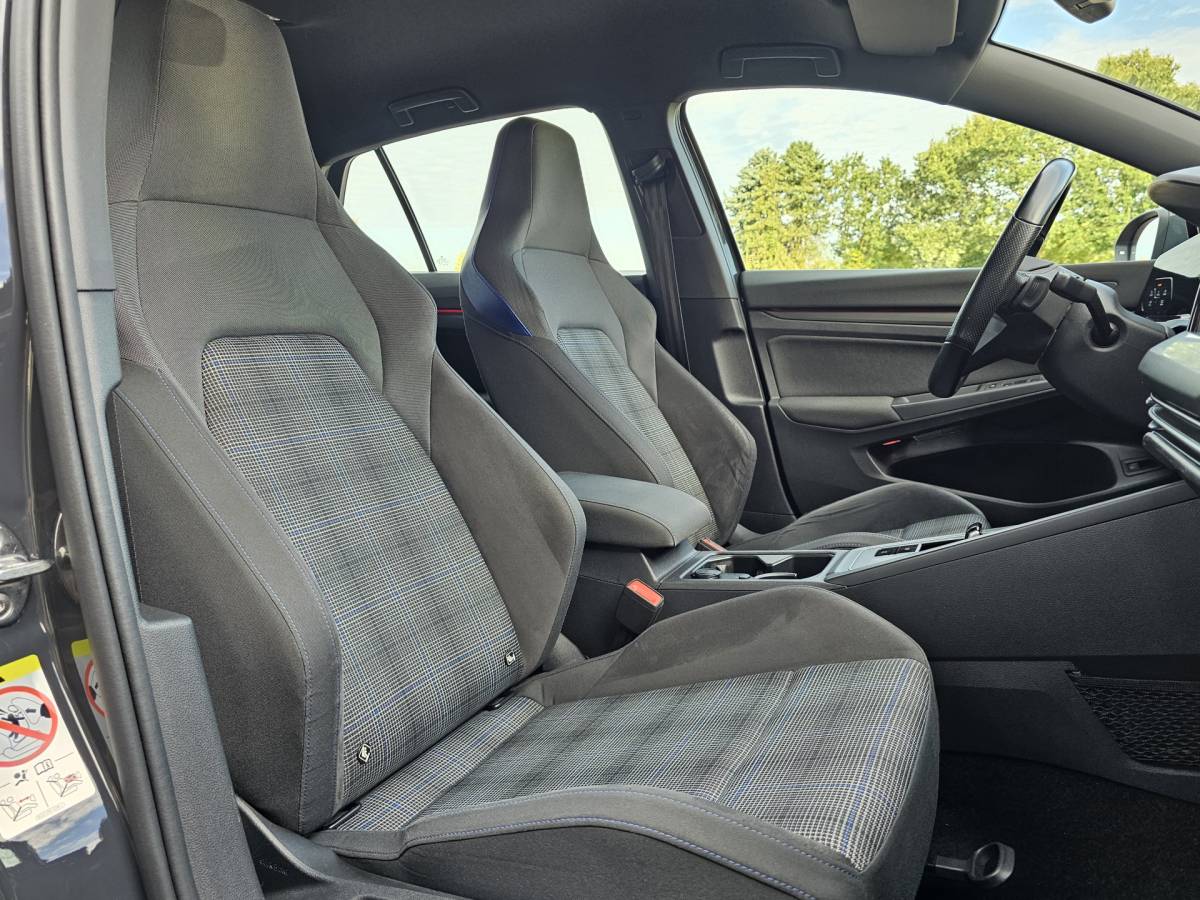 Volkswagen Golf Volkswagen Golf 1.4 eHybrid GTE | LED | ACC | Sporstoelen | Virtual | Navi | App-connect | All-seasons |