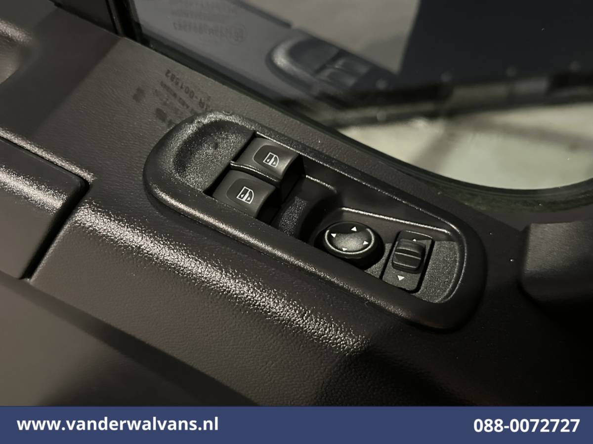 Renault Master Renault Master 2.3 dCi 146pk Bakwagen 222cm Hoog Laadklep Euro6 Airco | Camera | Navigatie | LED | Cruisecontrol Bijrijdersbank