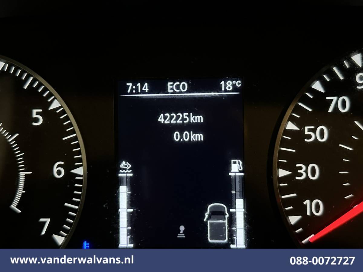 Renault Master Renault Master 2.3 dCi 146pk Bakwagen 222cm Hoog Laadklep Euro6 Airco | Camera | Navigatie | LED | Cruisecontrol Bijrijdersbank