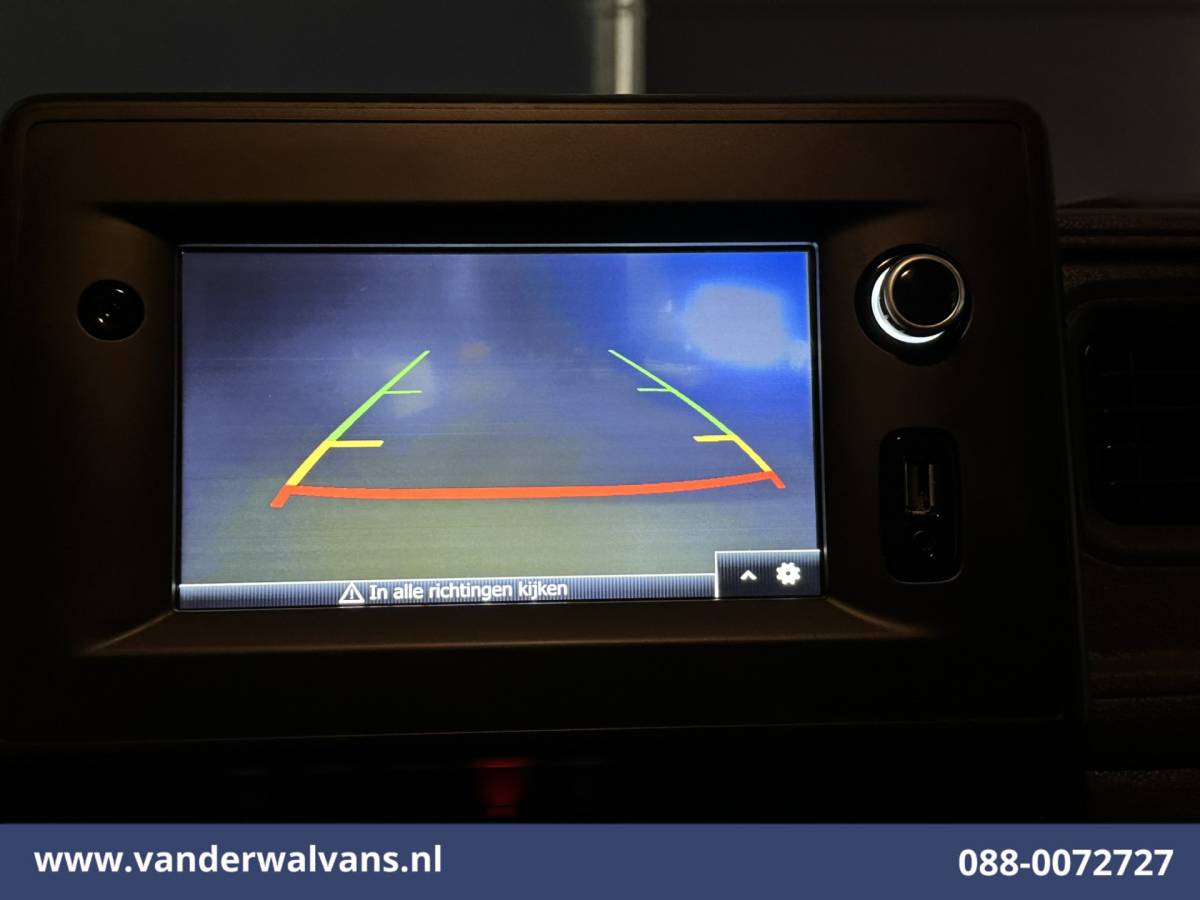 Renault Master Renault Master 2.3 dCi 146pk Bakwagen 222cm Hoog Laadklep Euro6 Airco | Camera | Navigatie | LED | Cruisecontrol Bijrijdersbank