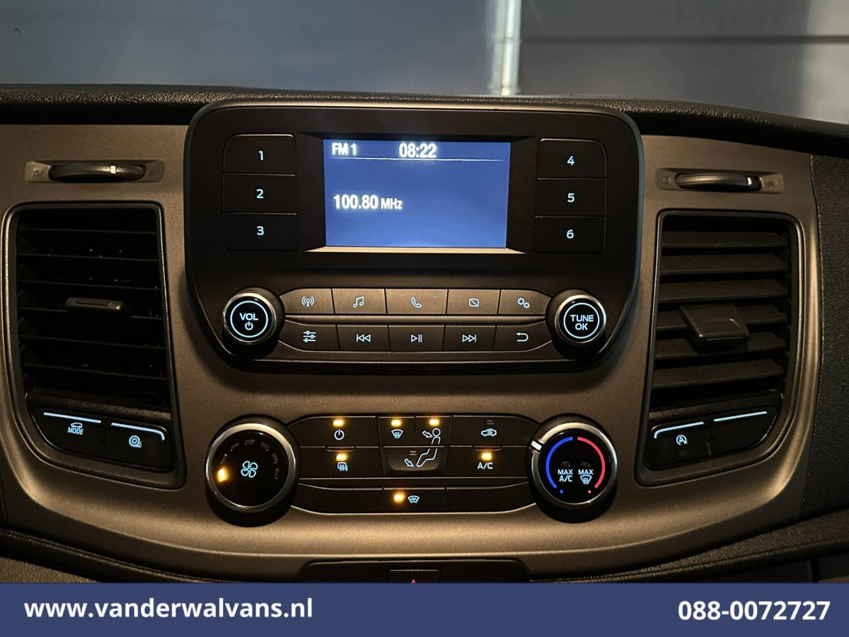Ford Transit Ford Transit 2.0 TDCI 155pk Bakwagen 225cm Hoog Laadklep Euro6 Airco | Camera | Cruisecontrol | Verwarmde voorruit Bijrijdersbank