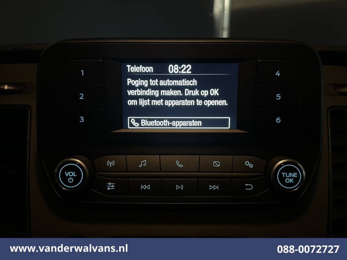 Ford Transit Ford Transit 2.0 TDCI 155pk Bakwagen 225cm Hoog Laadklep Euro6 Airco | Camera | Cruisecontrol | Verwarmde voorruit Bijrijdersbank